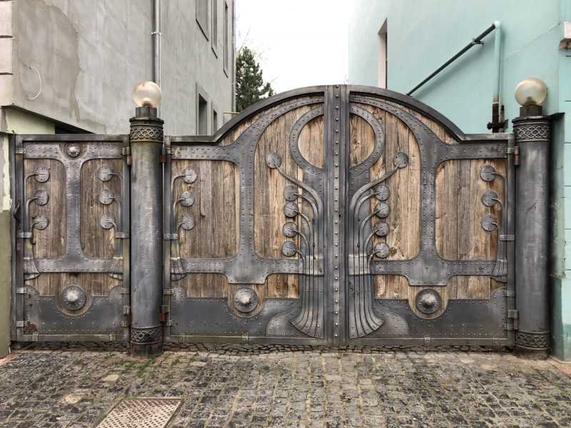 "Сказочные" кованые ворота